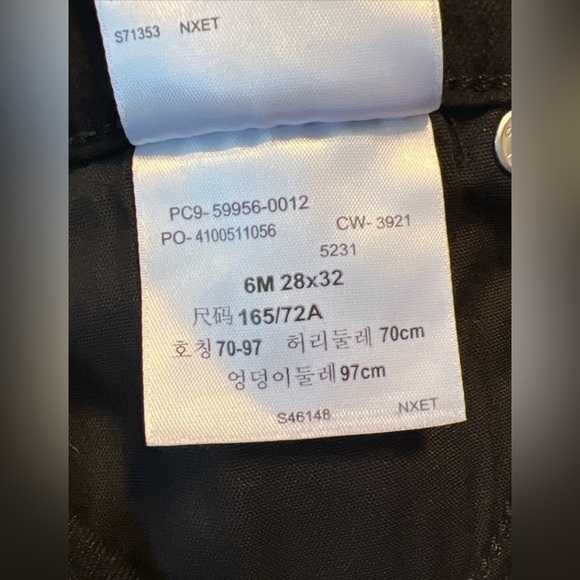 Signature by Levi Strauss  Mid Rise Straight Black Jeans Size 6M NWOT 28 X 32 - Picture 7 of 10